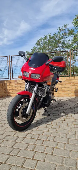 Yamaha FZS 600 Fazer