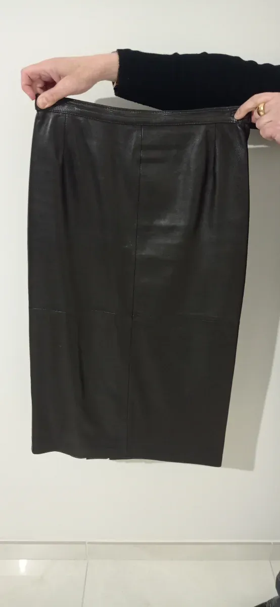 Gonna in vera pelle marrone con spacco