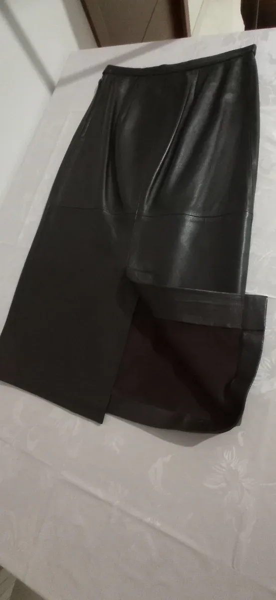 Gonna in vera pelle marrone con spacco