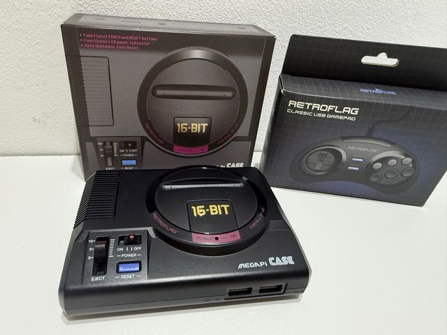 Raspberry Pi 3B+ con carcasa y mando