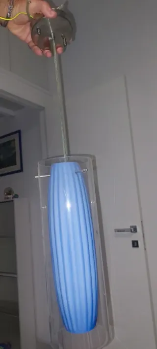 Lampadario cilindro vetro e plastica blu