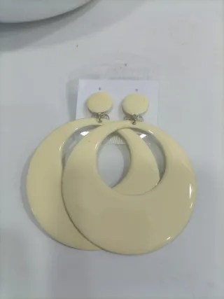 Pendientes flamenca grandes beige