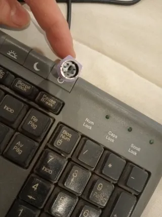 Teclado PC Gris y Negro