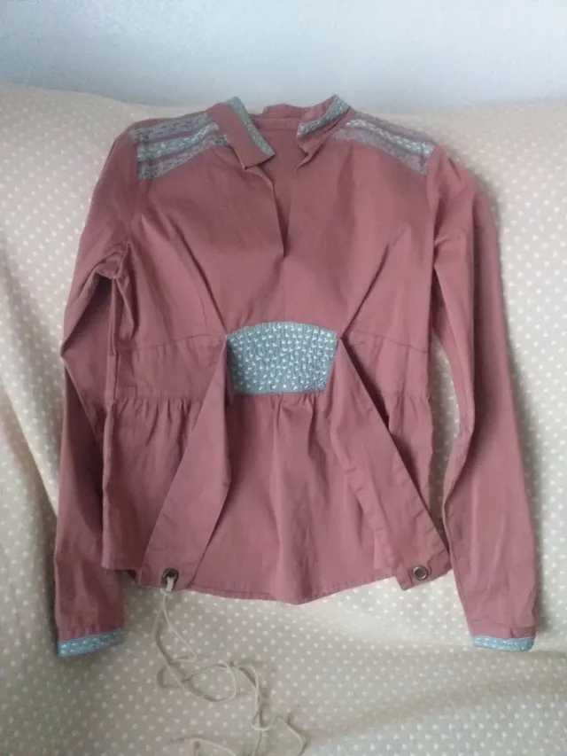 Camisa Amarti rosa y gris