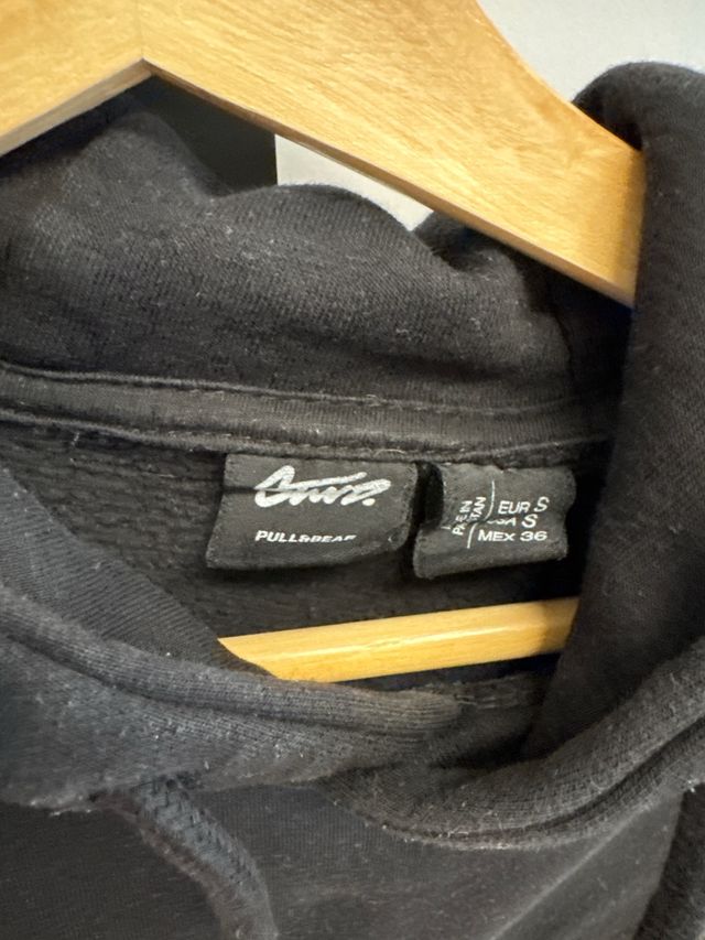 Sudadera Pull&Bear Negra con Logo