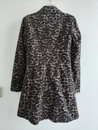 Abrigo Vero Moda Animal Print.