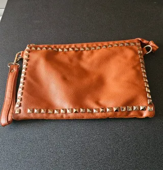 Pochette donna borchie 20x30cm