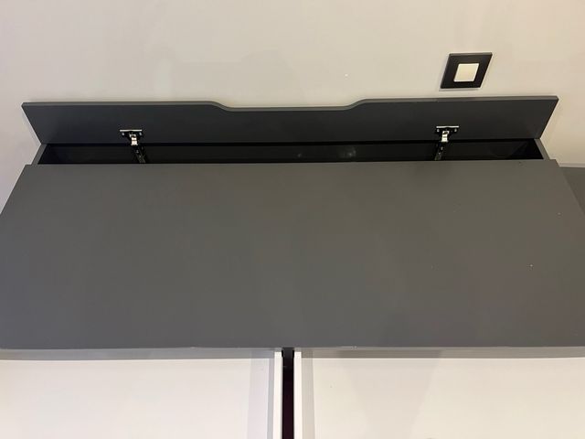 Escritorio gris con 2 cajones modelo Alex de Ikea