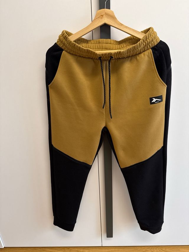Chándal Tenth Negro y color mostaza