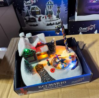 Villaggio di Natale con luci