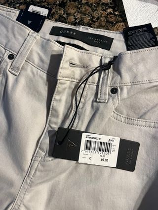 Pantalón Guess Beige Talla 31/32 Nuevo