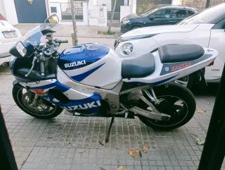Suzuki GSX-R 750 K2