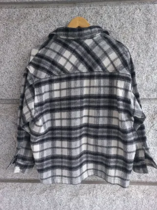 Abrigo paño cuadros gris y blanco