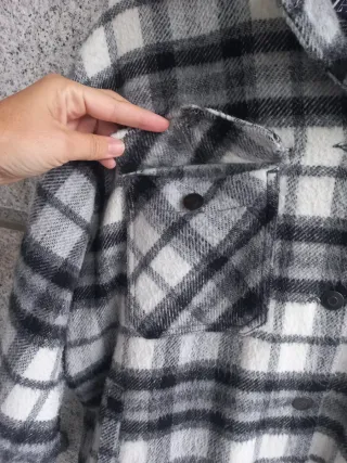 Abrigo paño cuadros gris y blanco