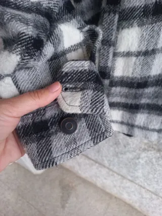 Abrigo paño cuadros gris y blanco