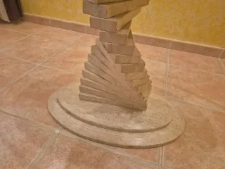 Mesa de salón cristal pie mármol