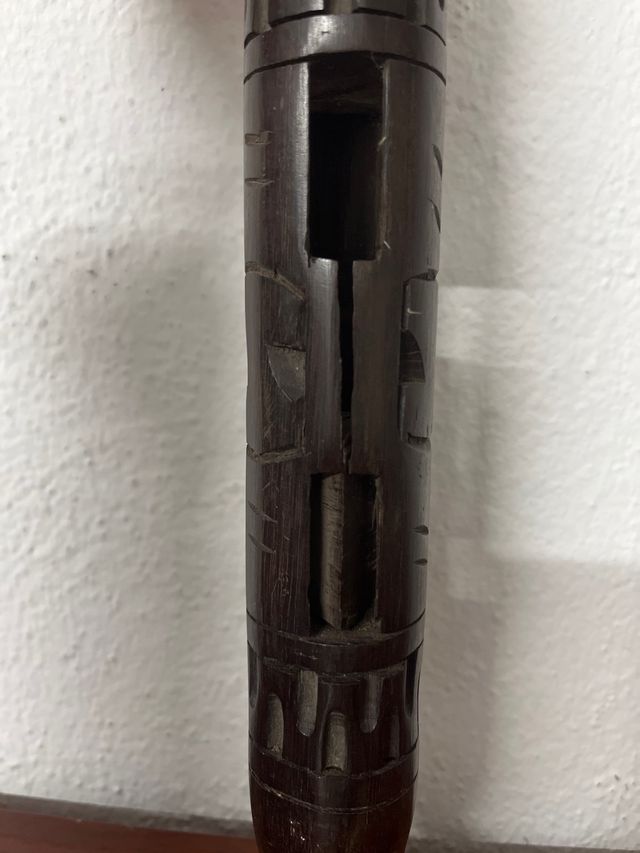 Figura decorativa étnica tallada