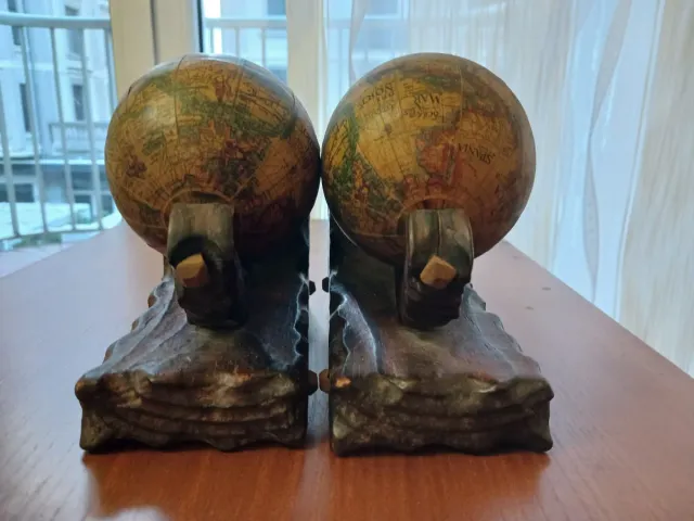 Figuritas de Globo Terráqueo (2 unidades)