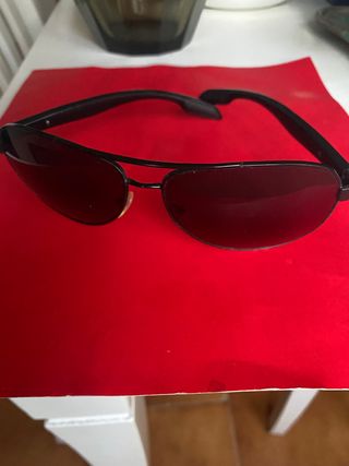 Gafas de sol Prada aviador negras