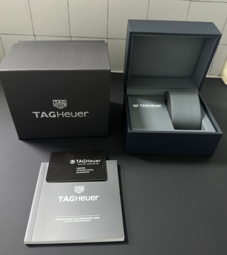 Caja y documentación TAG Heuer