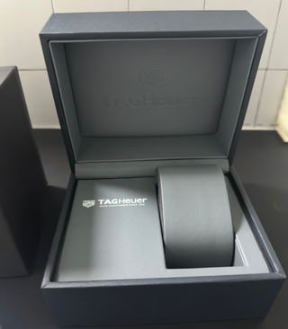 Caja y documentación TAG Heuer