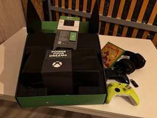 Xbox Series X + 3 mandos + Indiana Jones