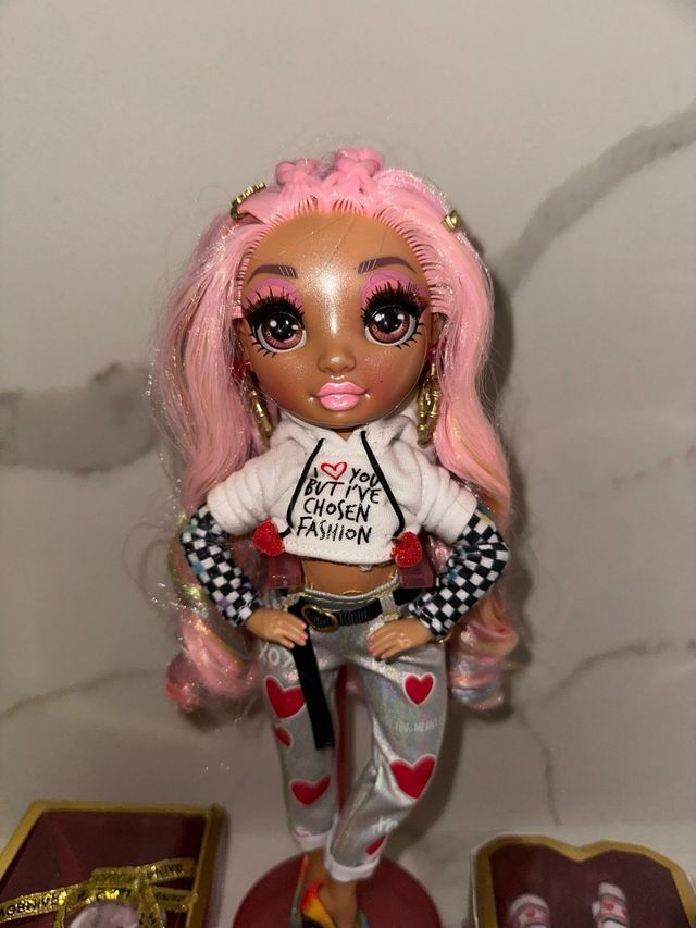 Muñeca Rainbow High Kia Hart