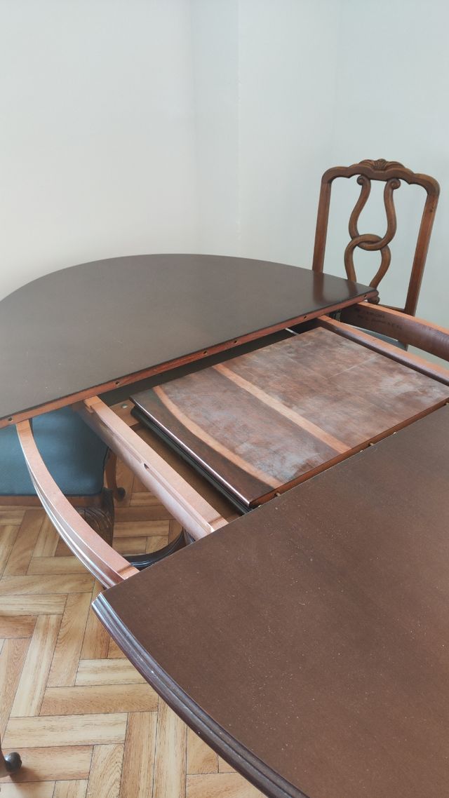 Mesa extensible + 6 sillas clásicas