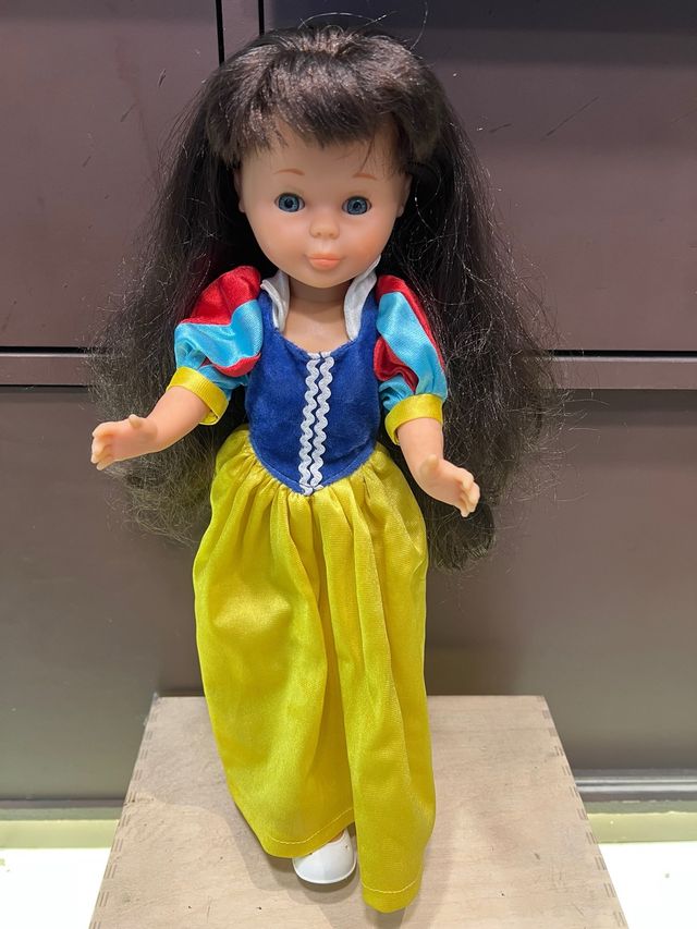 Muñeca Nancy Blancanieves Famosa 90s