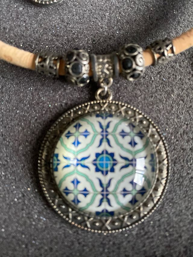 Conjunto J.S. Cork Portugal: Collar, Pendientes, A