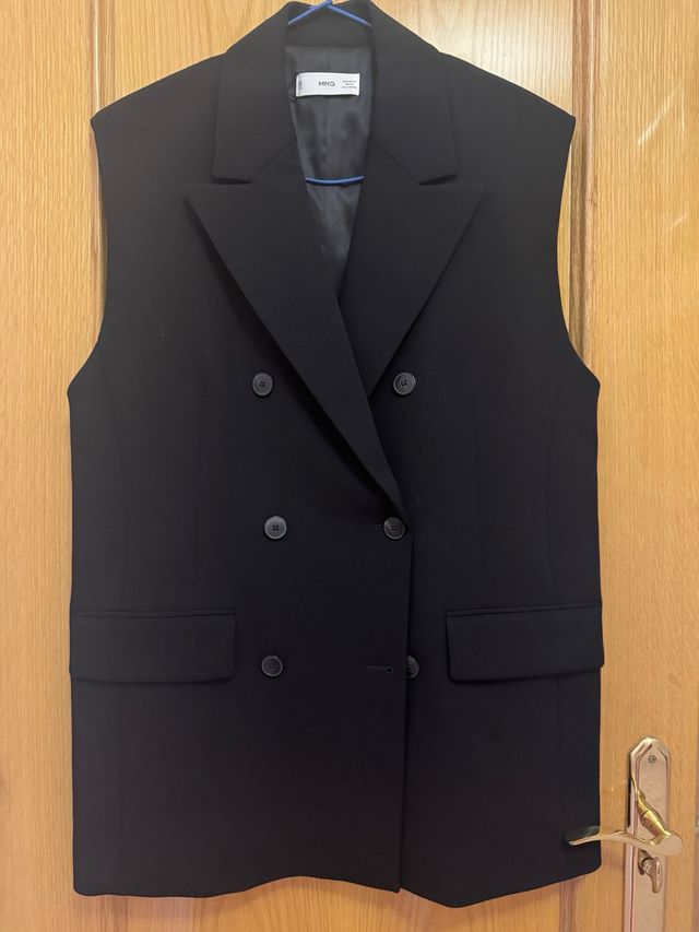 Chaleco cruzado negro Mango sin estrenar, forrado