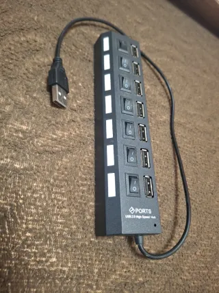 Hub USB 2.0 con 7 puertos y interruptores