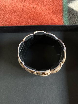 Conjunto collar y pulsera con estampado