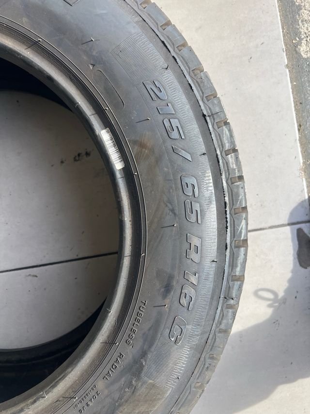 Neumático 215/65 R16 C Radial Tubeless
