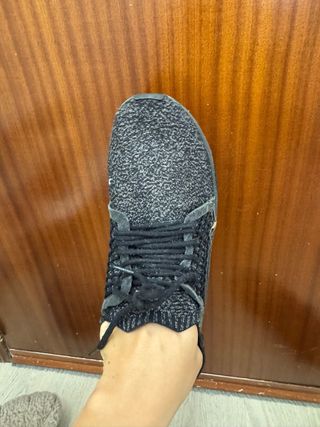 Zapatillas deportivas negras y grises 28 cm