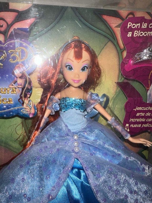 Muñeca Winx Club Bloom Princesa del Reino Encantad