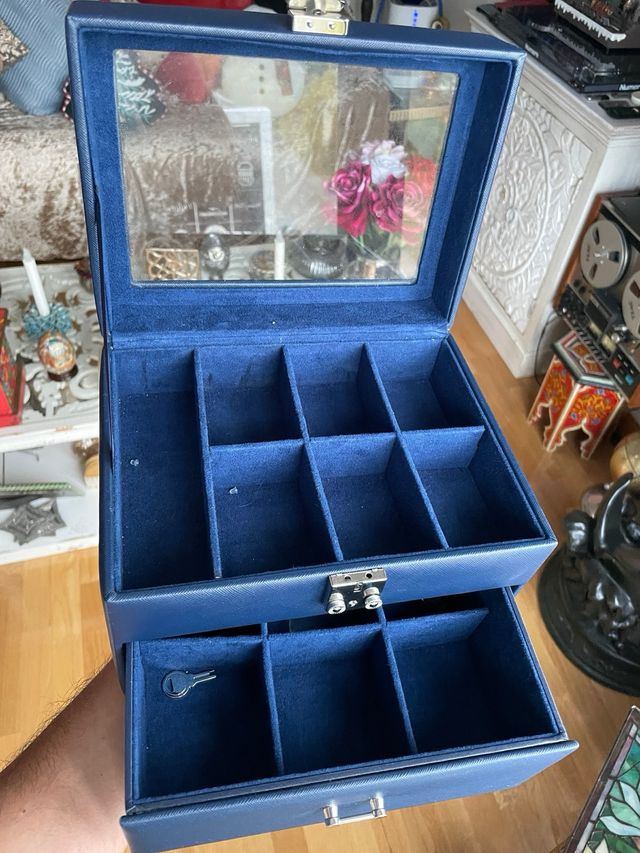 Caja de relojes y joyero azul