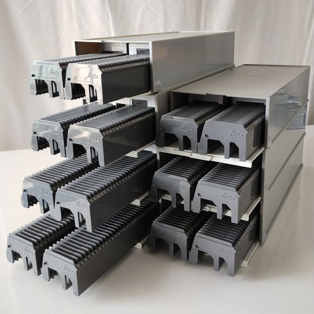 Caja Leitz para 100 Diapositivas Gris (2 x 50)