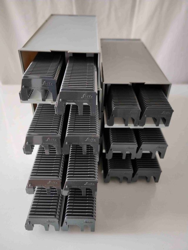 Caja Leitz para 100 Diapositivas Gris (2 x 50)