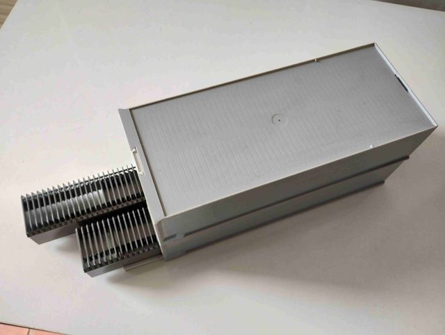 Caja Leitz para 100 Diapositivas Gris (2 x 50)