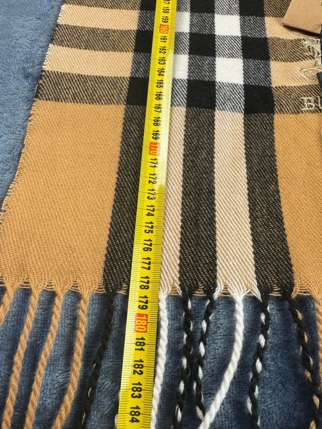 Bufanda Burberry Clásica Check Beige y Roja