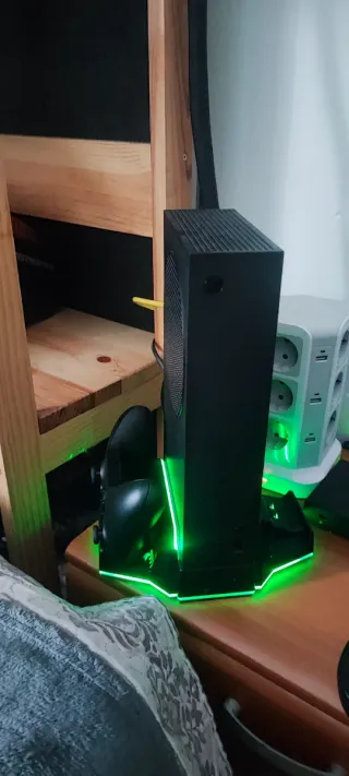 Xbox Series S Negra con Base LED Verde