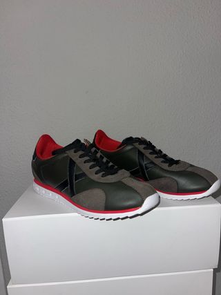 Zapatillas Munich Verde Oliva y Rojo