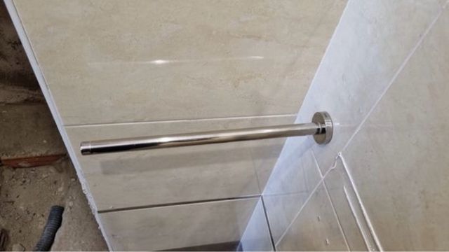 Toallero telescópico de acero