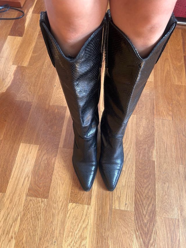 Botas altas Zara efecto piel serpiente
