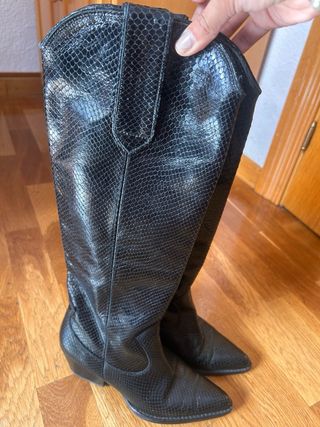Botas altas Zara efecto piel serpiente