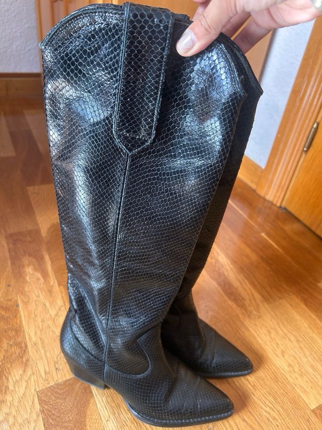 Botas altas Zara efecto piel serpiente