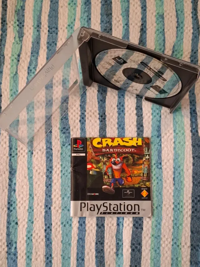 Crash Bandicoot PS1 Platinum playstation1 videogam