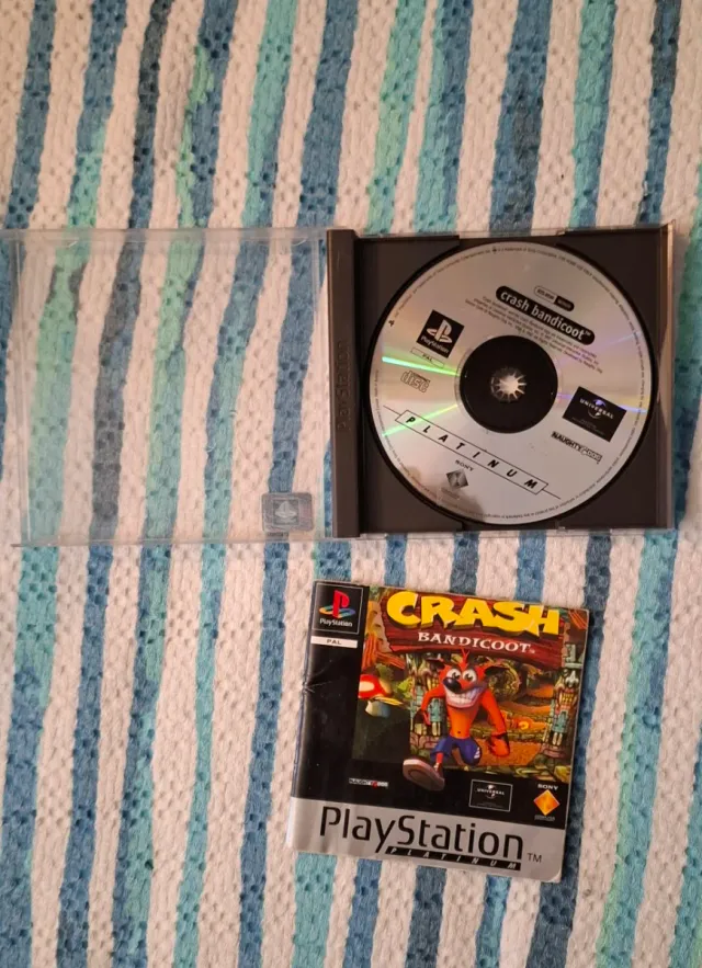 Crash Bandicoot PS1 Platinum playstation1 videogam