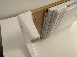 Soporte Monitor Madera y Blanco. Como nuevo.